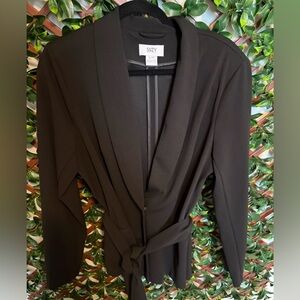 Suzy Shier Classic Black belted Jacket size XL
PTP 22
Length 26